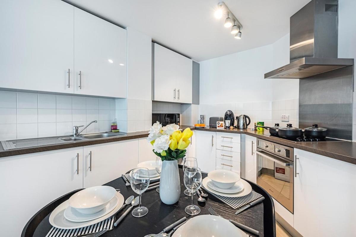 2 Bed * London